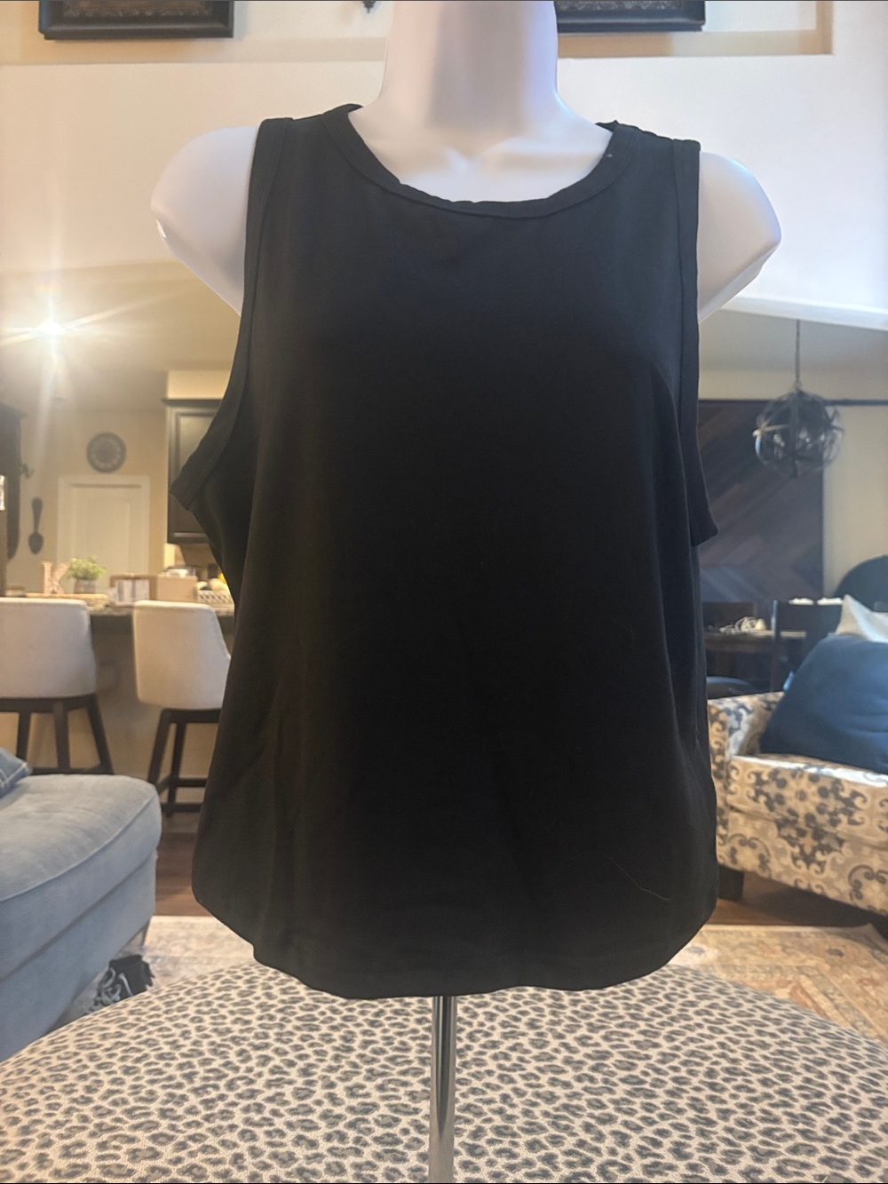 SHEIN Black Sleeveless Tank Top